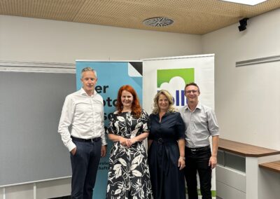 Innovative Hygienelösungen und nachhaltige Arbeitgeberkultur – Wirtschaftsbund Innsbruck-Land zu Gast bei hollu in Zirl