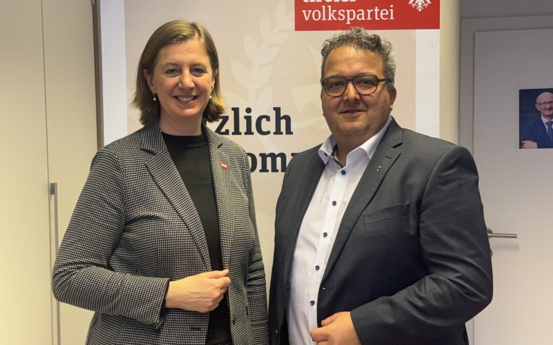 Finanzstaatssekretärin Eibinger-Miedl und Nationalrat Mair ziehen positive Zwischenbilanz der Bundesregierung