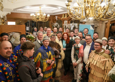 Treffpunkt.Unternehmen im Zeichen von Brauchtum, Wirtschaft gelebter Tradition