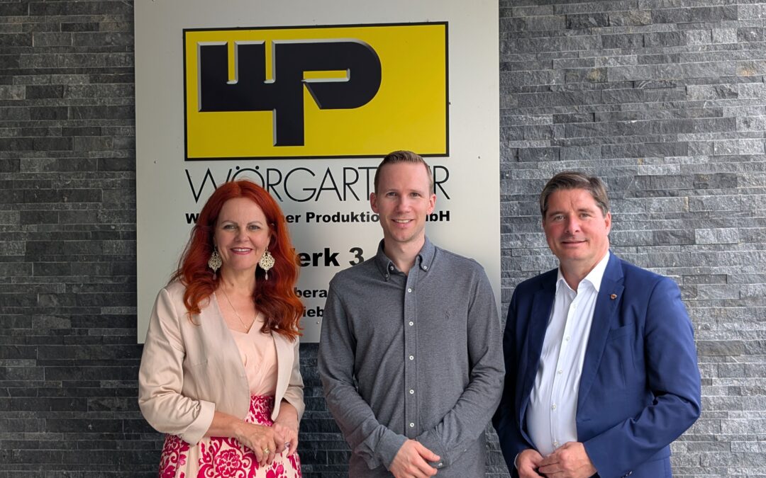 Sommertour in Kitzbühel: Landesrätin Cornelia Hagele und LAbg. Peter Seiwald bei Wörgartner GmbH