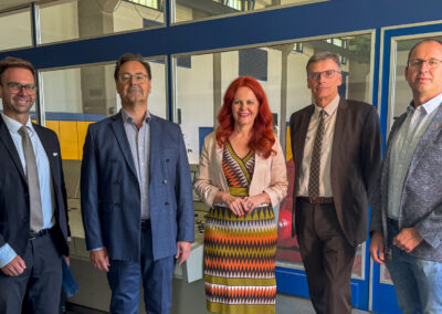 Betriebsbesuch bei der HALL AG: Regionale Energieversorgung aus nächster Nähe